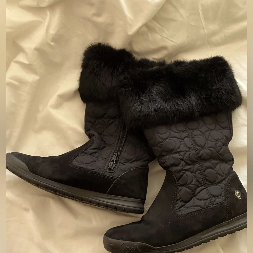 Coach Talen Black Suede Boot With Quilted Logo and Trimmed with Fur Size 6M
